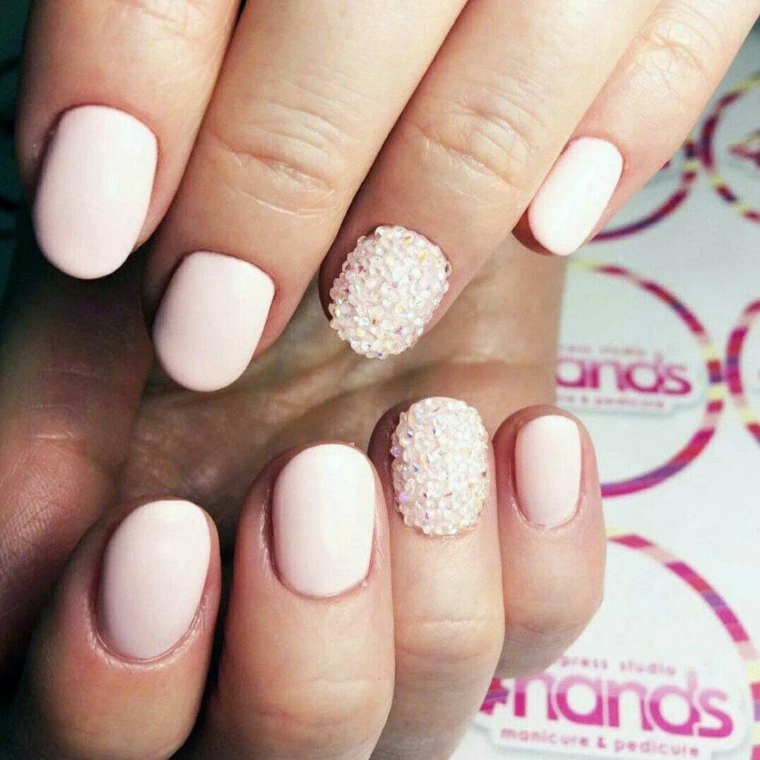4 хэндс. Маникюр гель лак 4hands. 4 hands студия маникюра. 4 hands студия маникюра. Фо хенд маникюр.