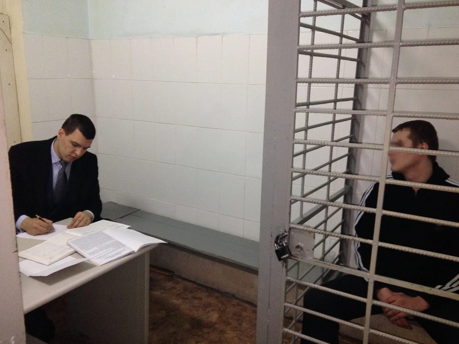 Виды нарядов ивс. Условия изоляторы временного содержания. Основания для помещения в ивс. Справка о содержании в ивс. Порядок содержания подозреваемых и обвиняемых в ивс.