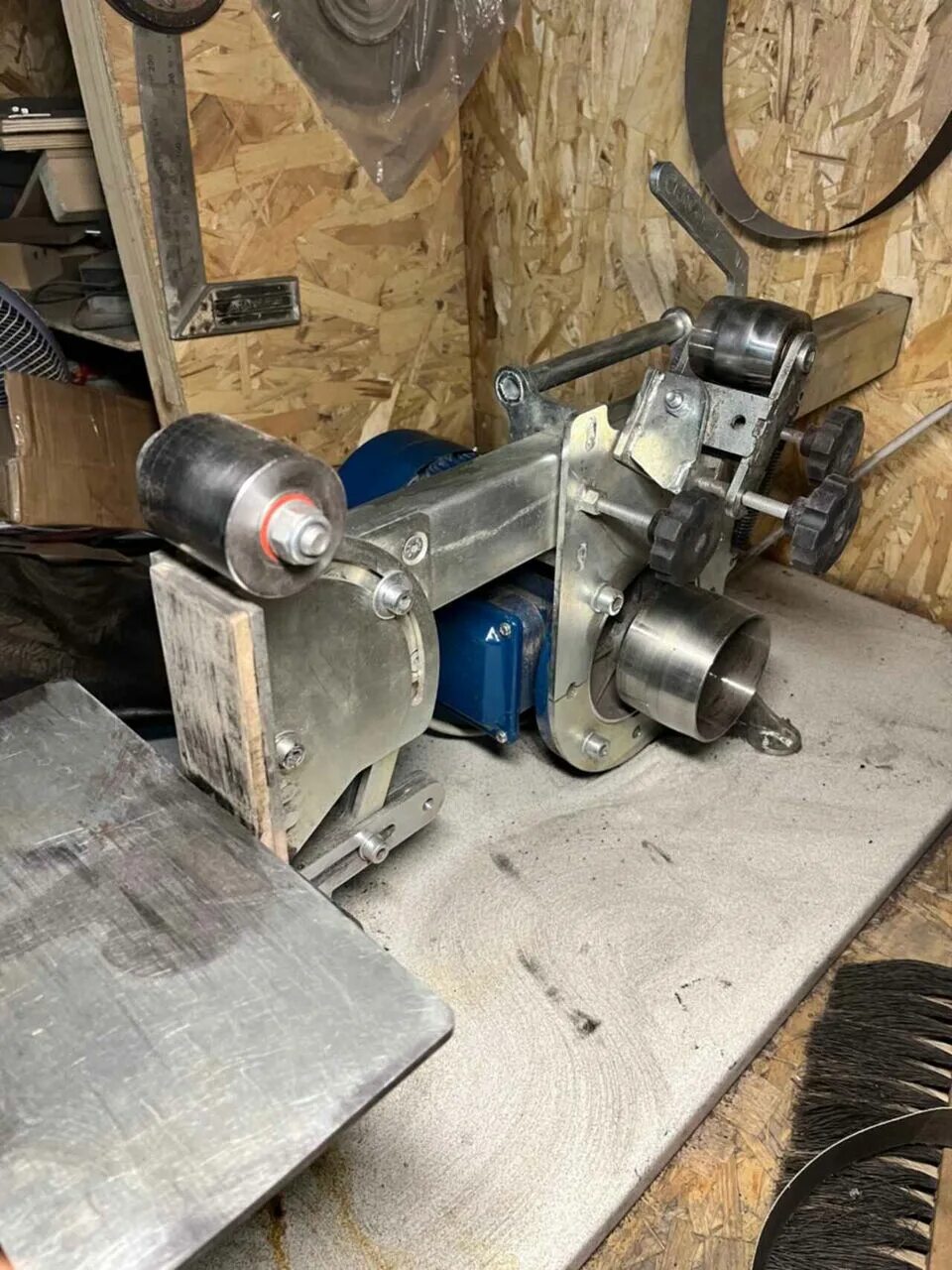 Гриндер ленточный 1250. Однофазный гриндер. Гриндер левша 1250. Гриндер левша 1250. Гриндер левша 1250.