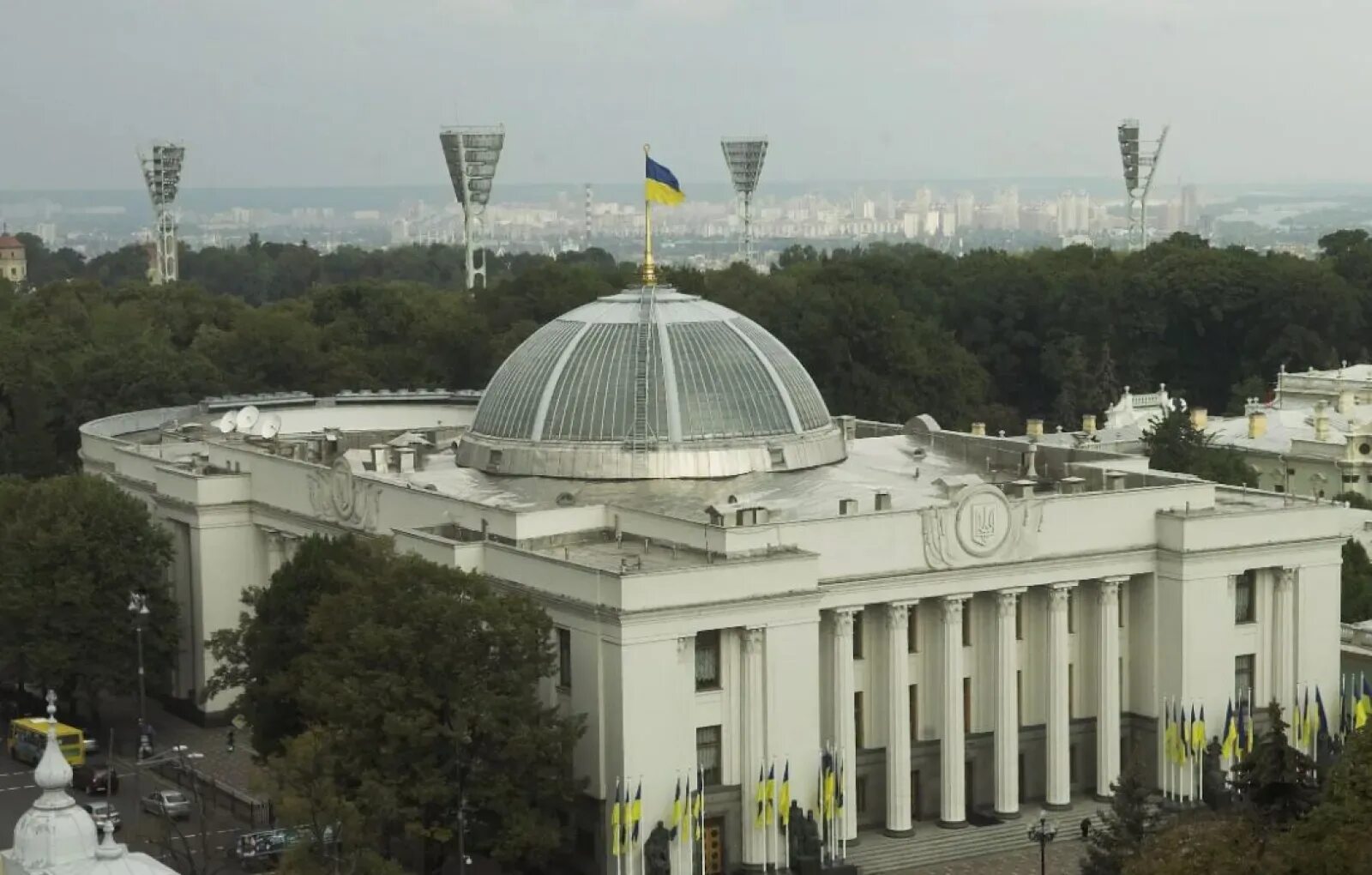 Рада украины. Киев верховная рада. Рада украины здание. Киев рада здание. Верховная рада здание.