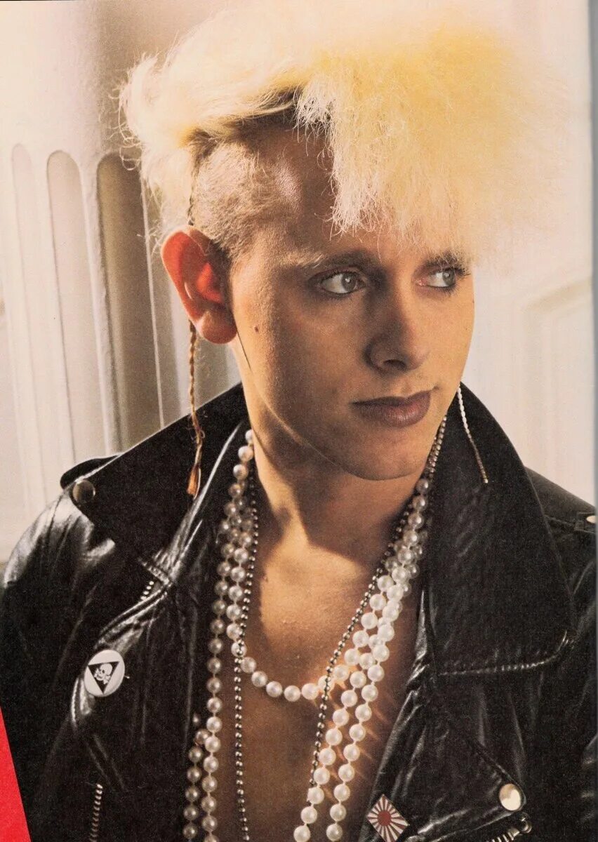 Er, here's some picture of Martin Gore looking... er... like Martin Gore. Martin