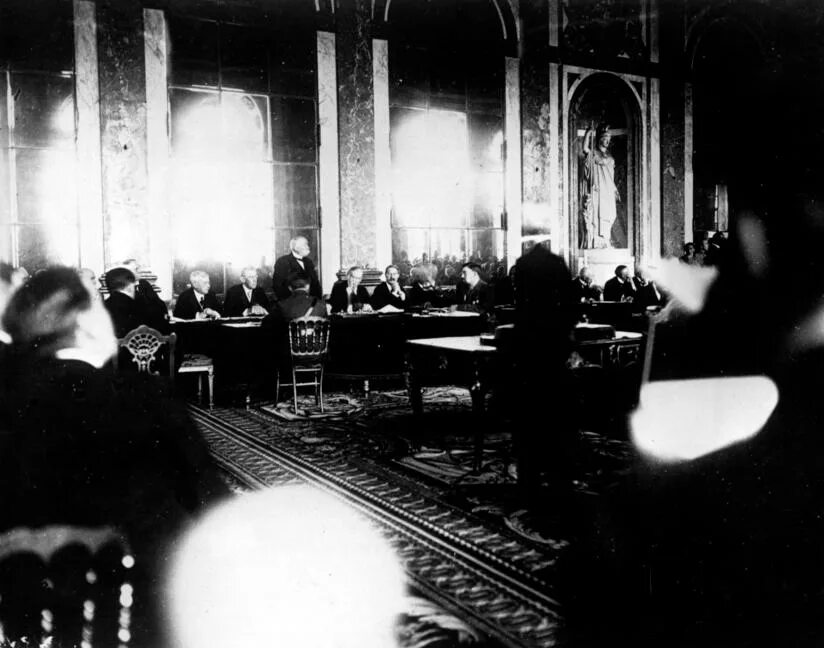 Мирная конференция 2025. Парижская конференция 1919. мирная конференция в париже 1919 года. версальский конгресс 1919. версальский дворец парижская мирная конференция.