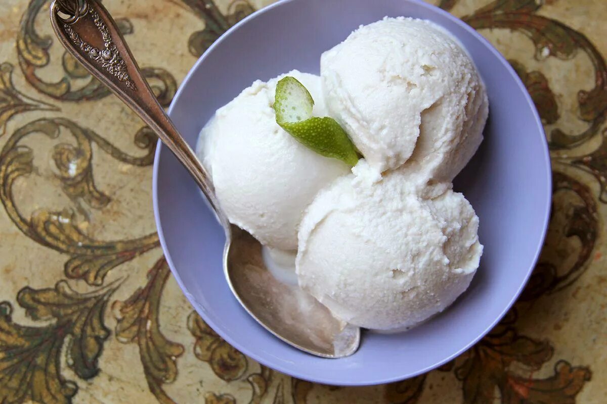 Домашнее мороженое пошаговый рецепт. Домашнее мороженое. Вкусное домашнее мороженое. Мороженое сливочное. Мороженое дома.