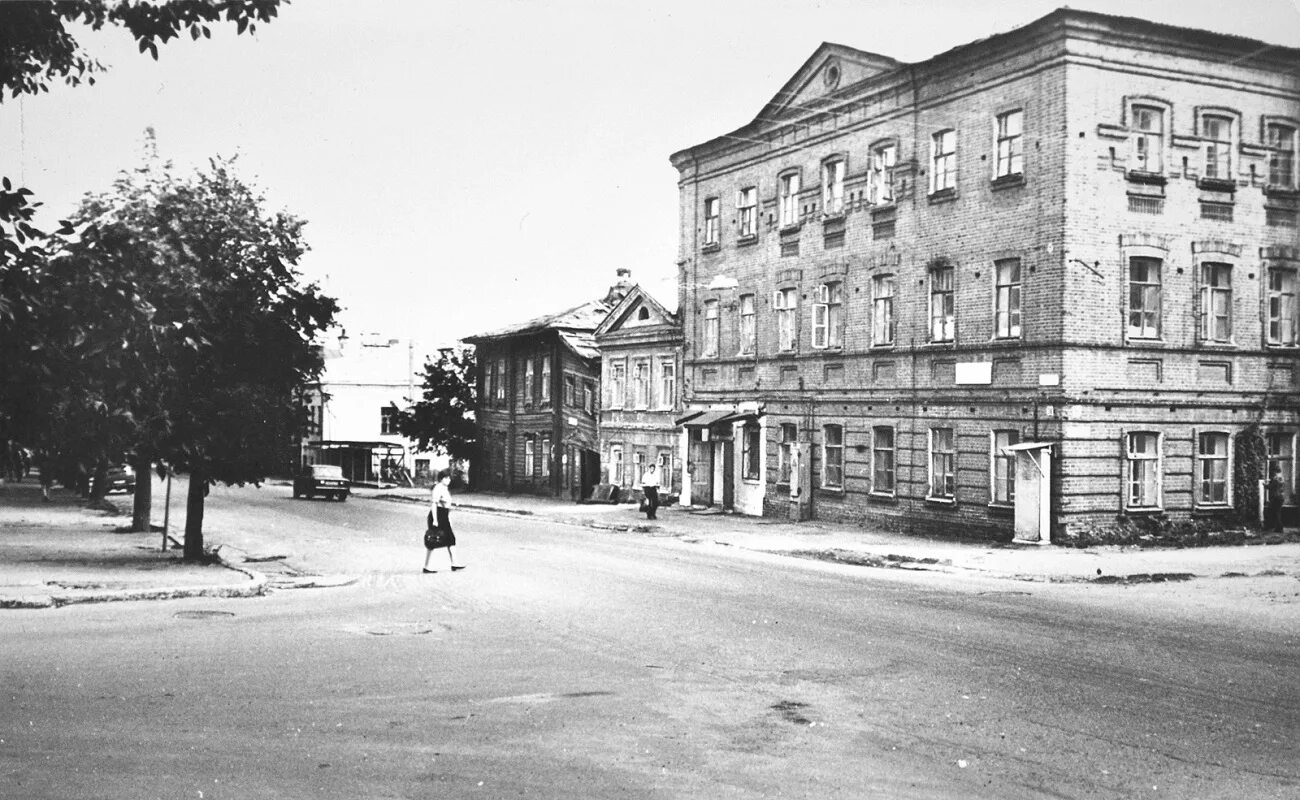 улица свободы киров 1960е. театральная площадь киров 1900г. улица свободы киров 1960е. город киров 1960е вокзал. дом купца рязанцева киров.