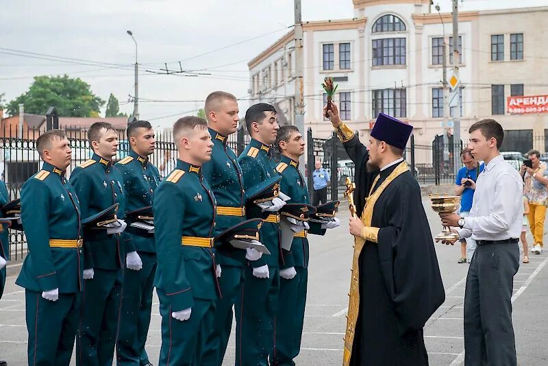 Выпускник кафедры. Учебный центр ВУЦ РГУПС. Выпускники военных кафедр. Выпускники военного учебного центра. Выпускной военных.