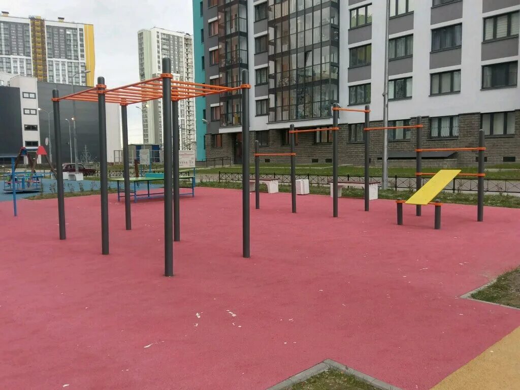 петербург спортивные площадки. крытая спортивная площадка. петербург спортивные площадки. спортивные площадки спб с тренажерами. воркаут в санкт-петербурге спорт площадки.
