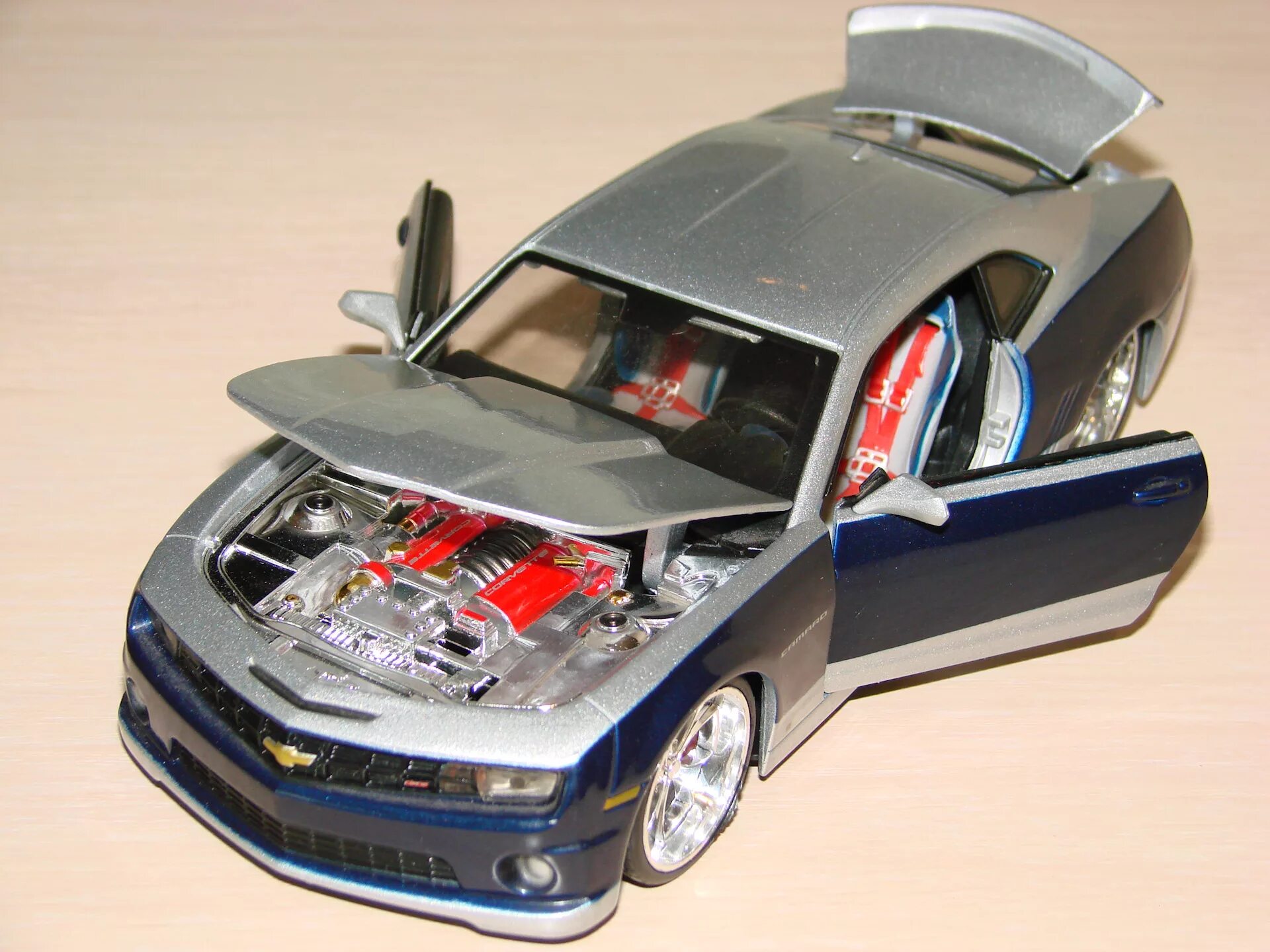 Новые модели 1 24. Шевроле corvette 1957. Модели автомобилей 1 24 tamiya. Tamiya 1/24. Машинка мерседес бенц sls amg.