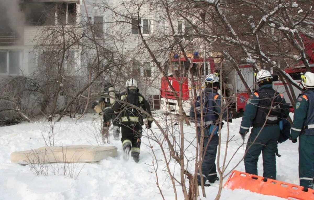 Пожар в поселке Мосрентген 06.02.2021. Пожар Мосрентген 6 февраля 2021. Пожар в поселке Мосрентген. Пожар в новой Москве 6 февраля.