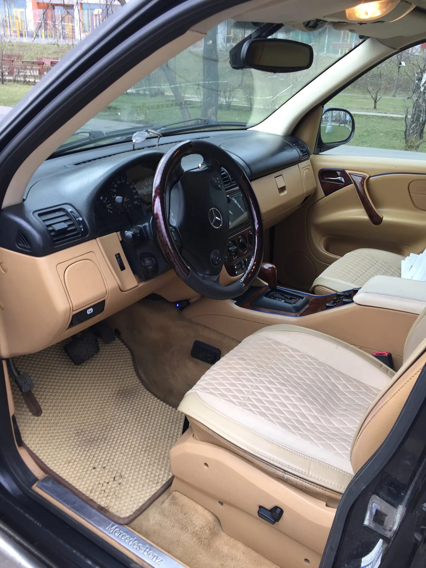 Mercedes benz ml 320 салон. Ml w163 салон. Ml 163 mercedes 2001 салон. Ml 163 салон. Mercedes-benz w163 салон.