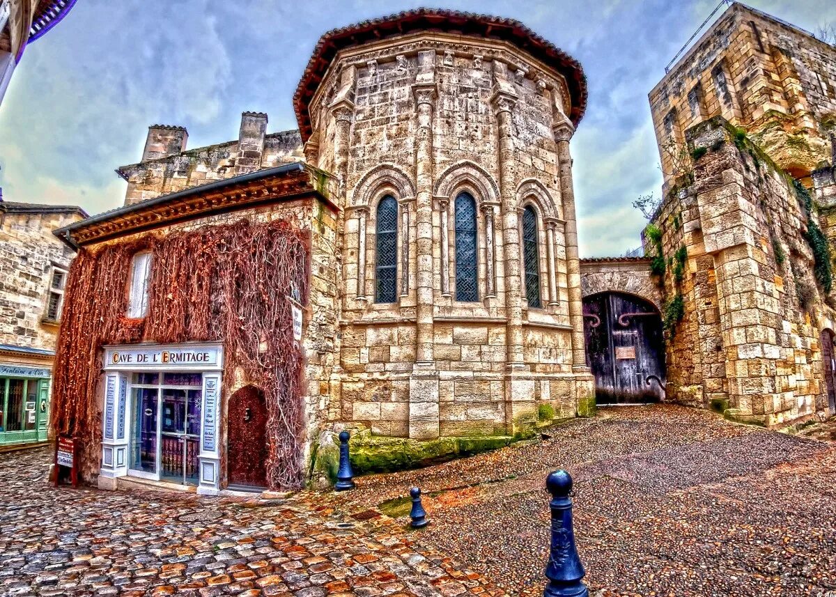 Старинное здание. Старинная улочка мощеная во франции. Перигор франция. Old france. Самый старый дом во франции в авероне.