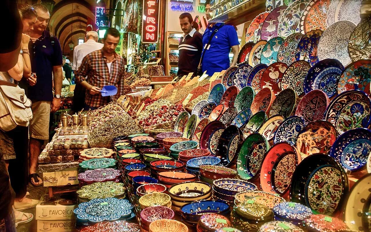 египетские сувениры лавка шарма эль шейх. восточный базар тунис. сувениры разных стран. сувениры из сиде. турецкие сувениры украшения.