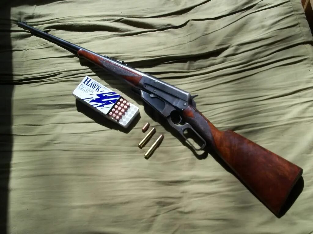 Just enough guns. Охотничий патрон 405 Винчестер. 405 Winchester винтовка. Winchester 1895 калибра 405. Winchester 1895 405 win..