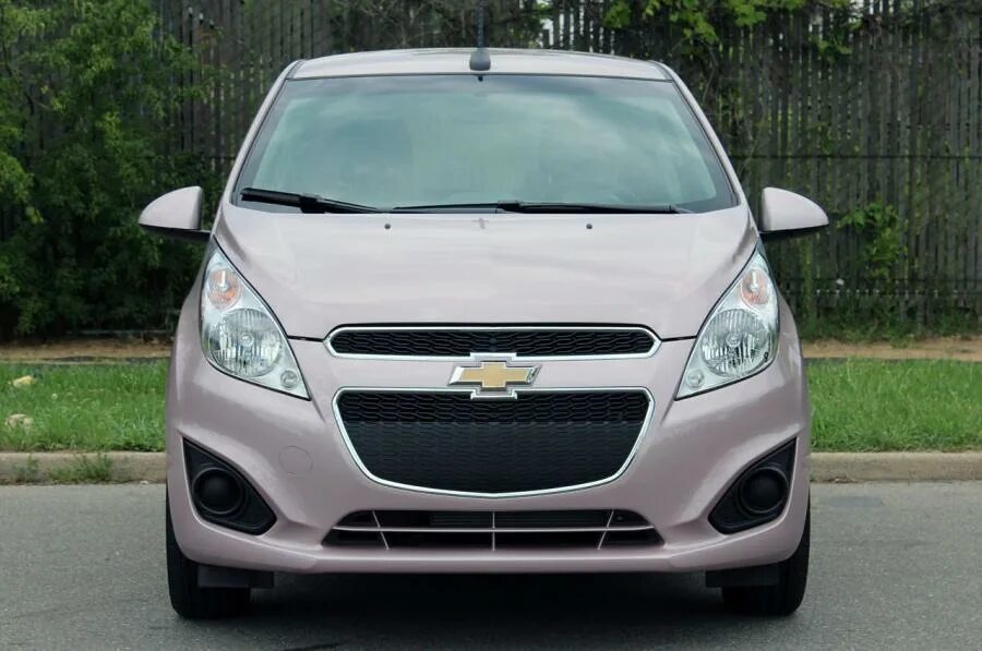 Spark types. Chevrolet spark front. chevrolet spark 2025. шевроле спарк спереди. chevrolet spark lt 2025 white.