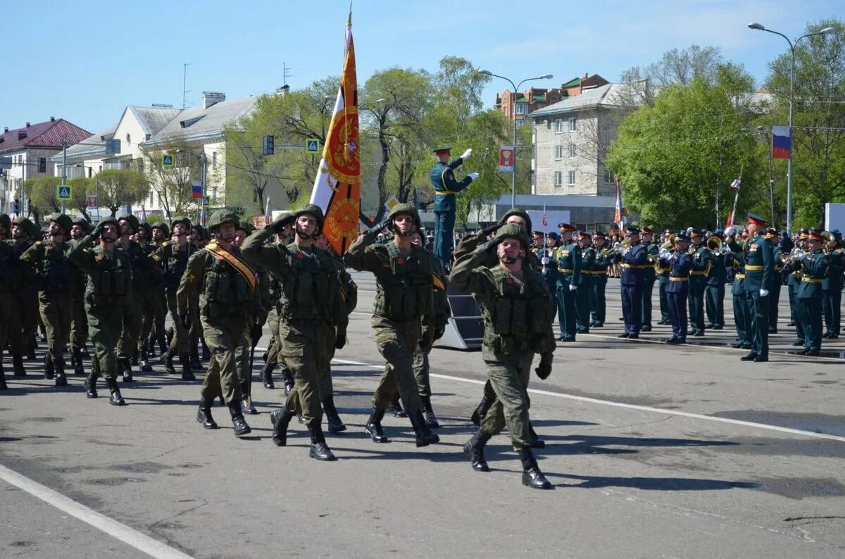 Парад начинается в 10. Парад победы в уссурийске. парад уссурийск 2025. парад 9 мая уссурийск. парад в уссурийске 9 мая 2025.