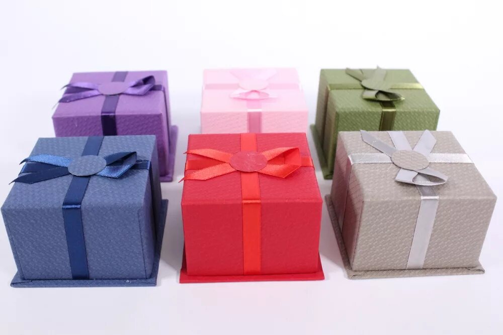 Коробочка для подарка. Упаковка подарочной коробки. Красивые коробки для подарков. Цветные коробочки. Открыть коробки с призами