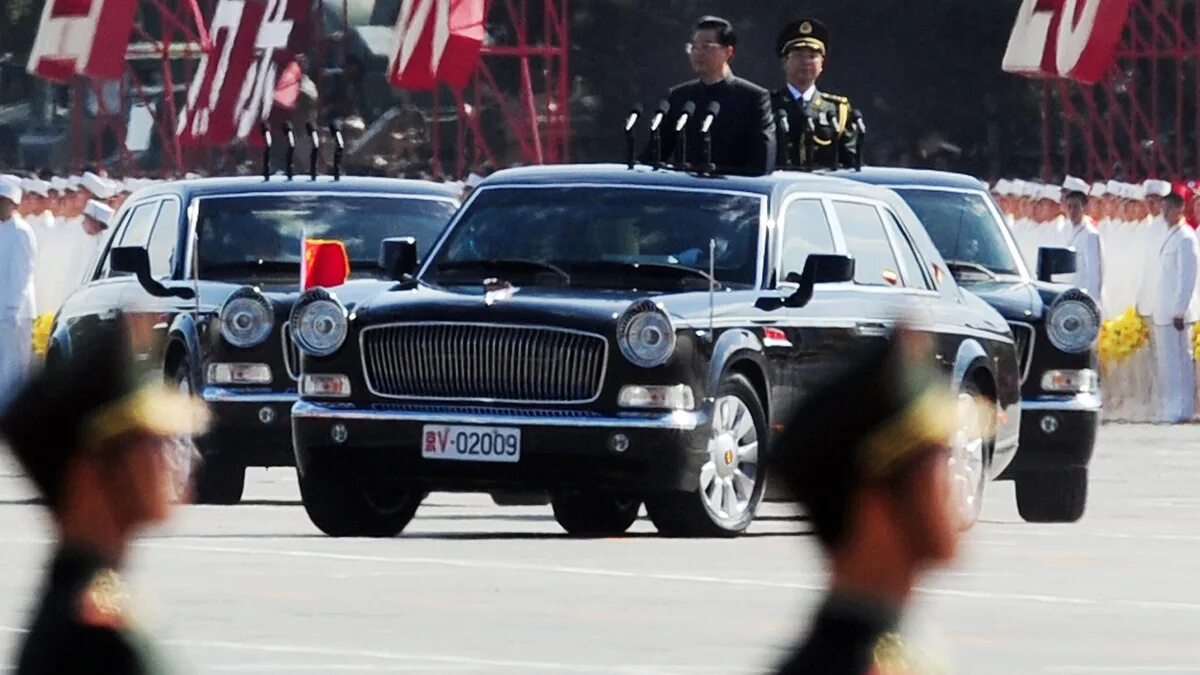 В лимузине новеньком еду как на лошади. Лимузин президента Китая. Hongqi HQE председателя КНР. Кортеж президента Китая. FAW кортеж президента Китая.