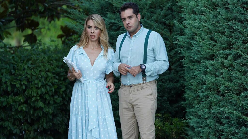 В какой айдан выйдет из дома. Серкан болат сериал турецкий. серкан и эда сериал. айдан и серкан. серкан из сериала постучись.