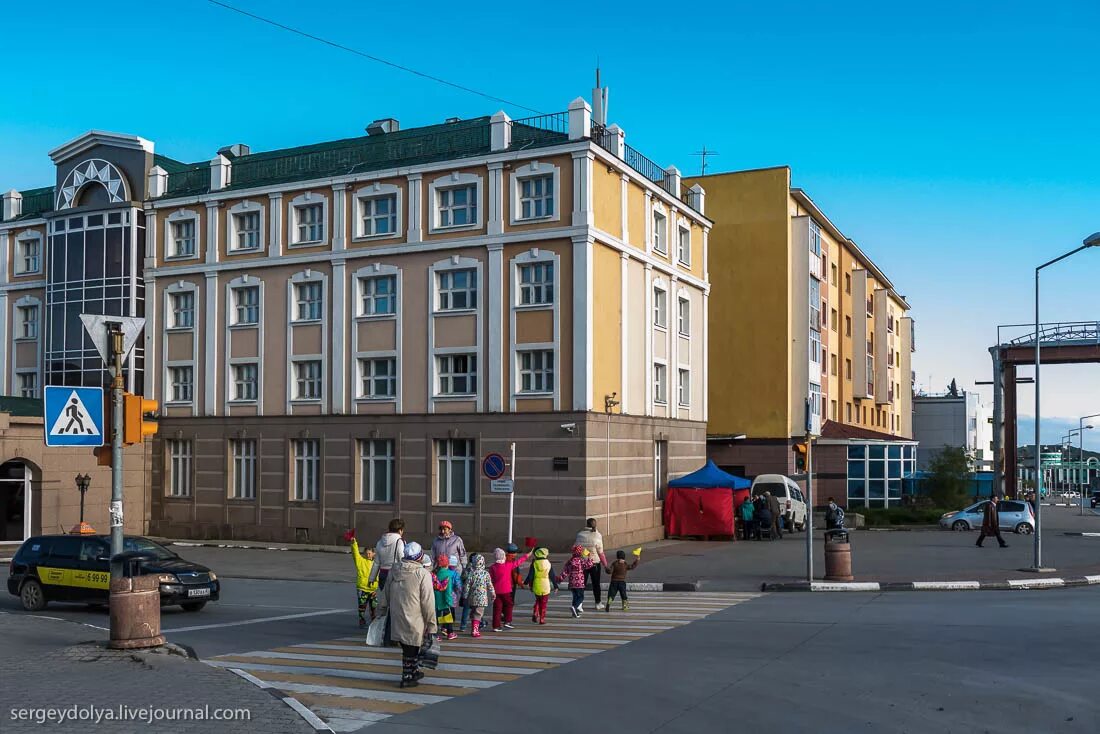 Анадырь вечная мерзлота. Северный город двор. Анадырь. Самые красивые северные города россии. Северный город на м.