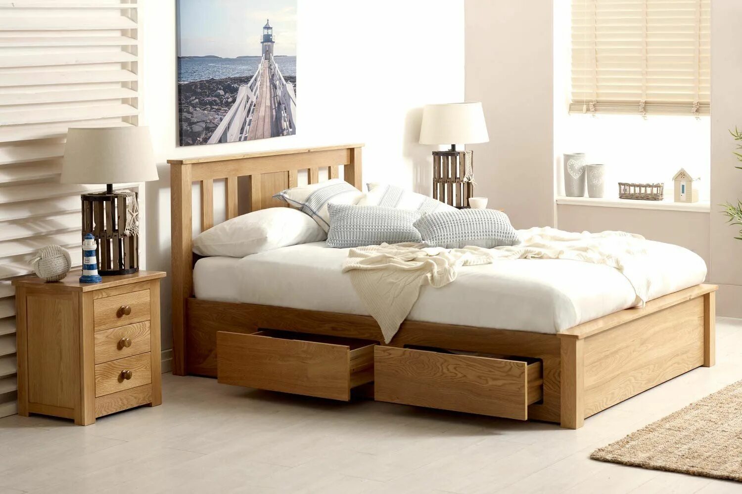 Кровать супер Кинг сайз. Кровать деревянная. Деревянная кровать с ящиками. Кровать бежевая деревянная.