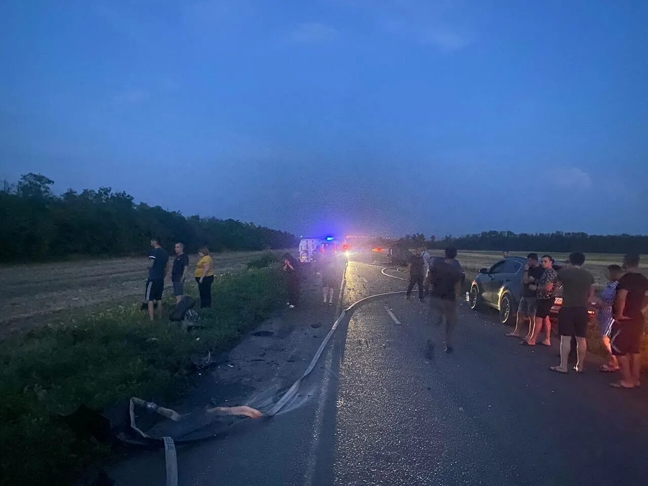 Что будет если выйти ночью 2 августа. Авария в Зверево Ростовской области. ДТП Зверево Ростовской. Авария 2.01 на трассе м4 Дон.