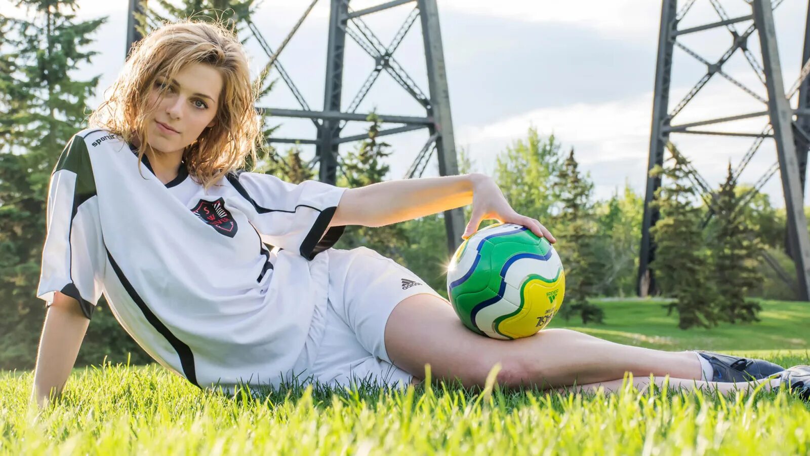 Football association. The benefits of playing football. Спорт футбол дети. Is girls play football. Is girls play football.