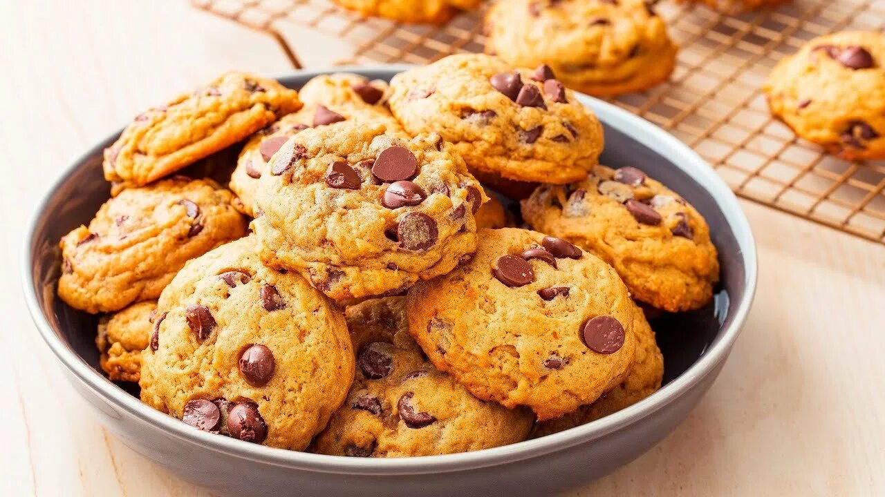 Американское шоколадное печенье кукис. Печенье американ кукис. Печенье. Кукис. Американское печенье кукис.