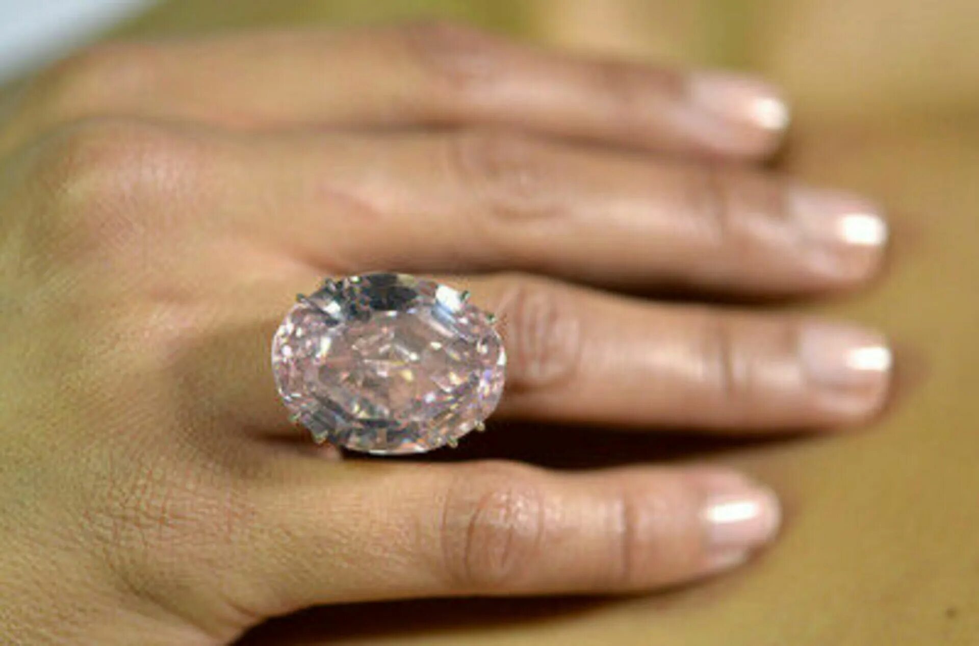 Чадо что дороже всех бриллиантов на свете. Самые дорогие кольца с бриллиантами.