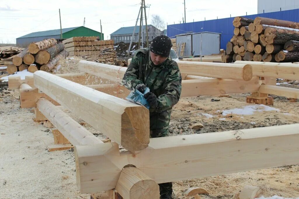 Артель строй. Артель Плотников. Норвежская рубка. Плотницкая Артель. Норвежский плотник.