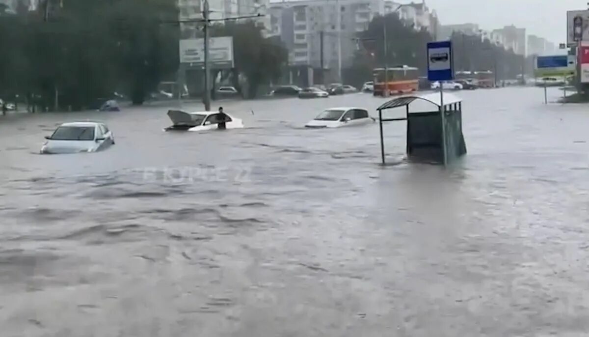 Потоп в алтайском крае 2024. Наводнение в Барнауле. Барнаул потоп 2023. Сильное наводнение. Барнаул затопило.