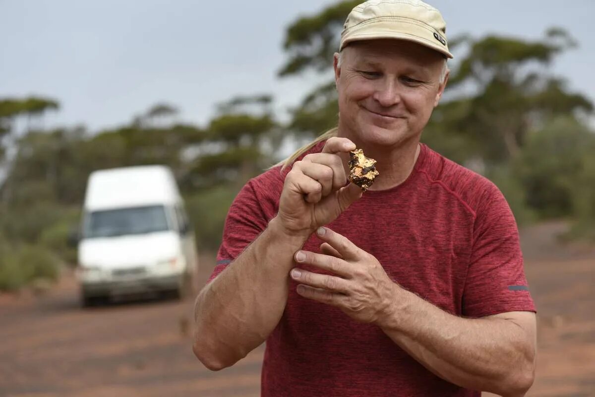 Австралийский золотоискатель 2023 года. Джейк Ларсен Австралия золотоискатель. Виасат золотоискатели Австралии.
