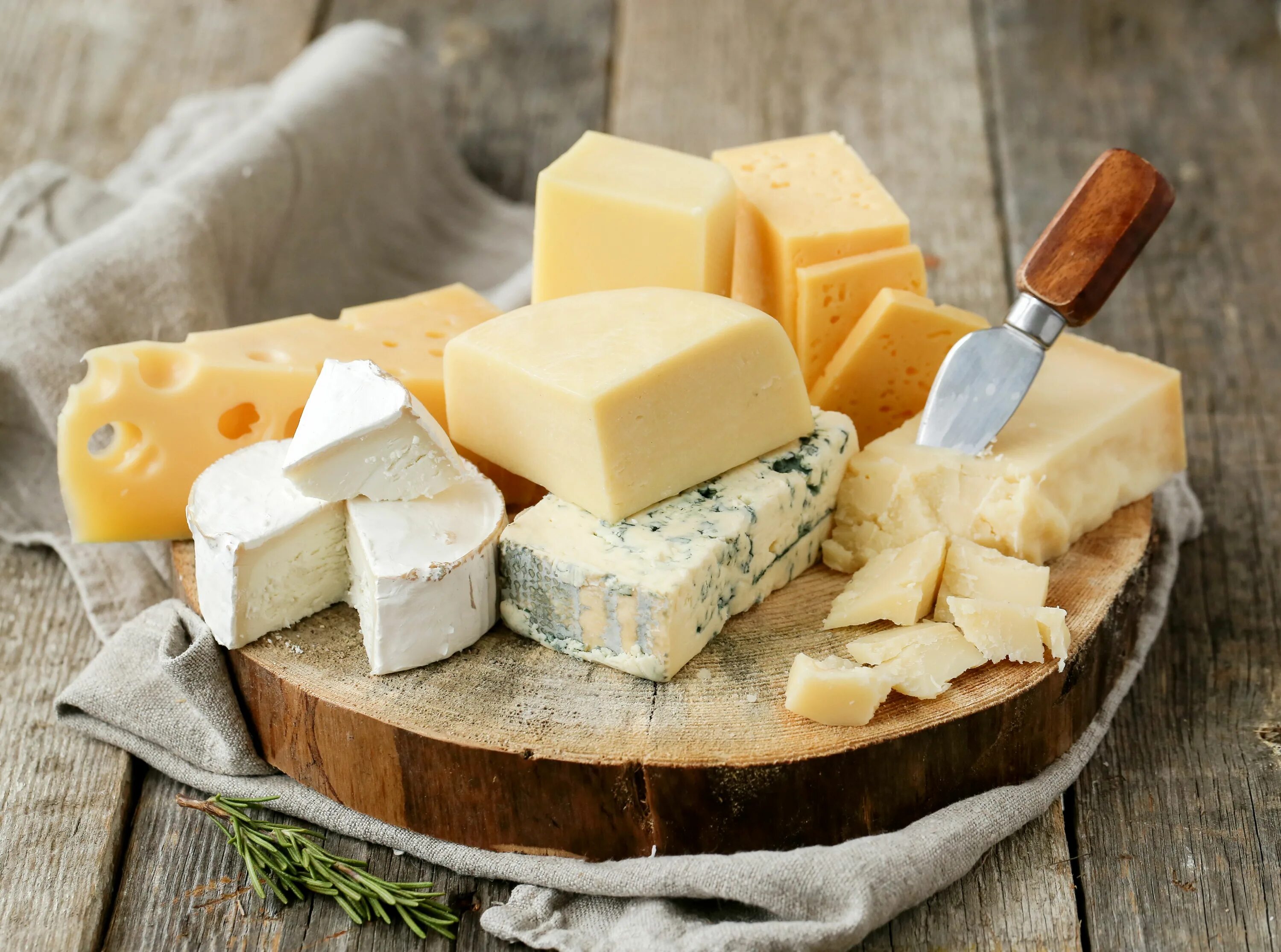 Вкуснейший сырный. Сыр. Итальянский сыр. Красивый сыр. Сыр красиво.