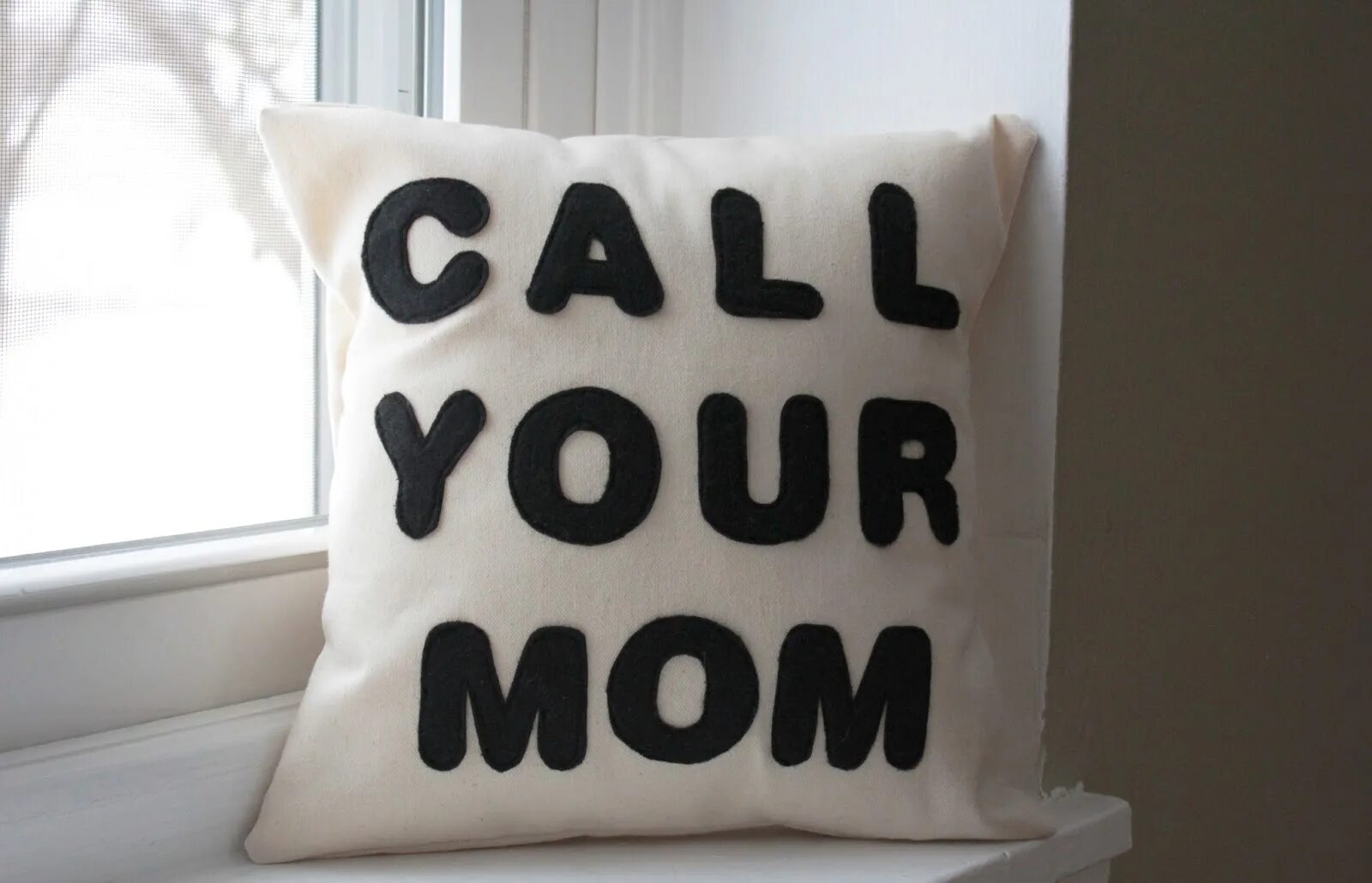 This is to call your. Call your mother. your call. call your mom значок погони. chase icon call your mom обложка.