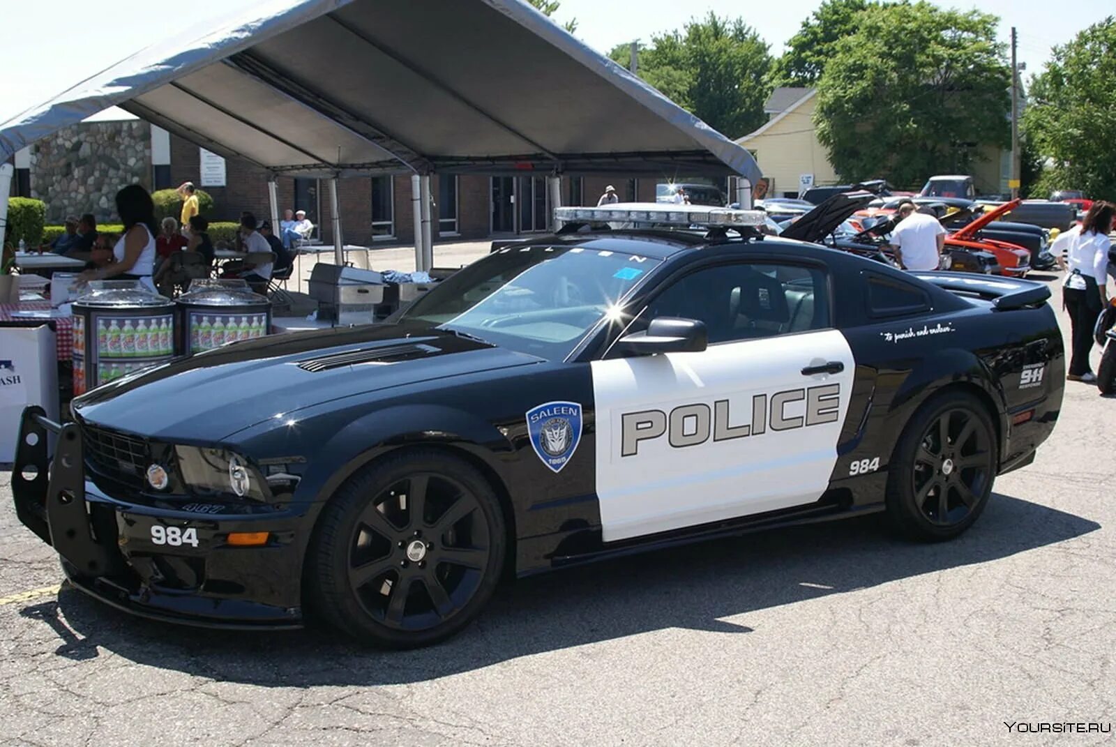Полицейский мустанг. Ford Mustang Saleen s281 Police. Ford Mustang gt 2005 Police. Форд Мустанг 911 полиция. Ford Mustang Police Interceptor.