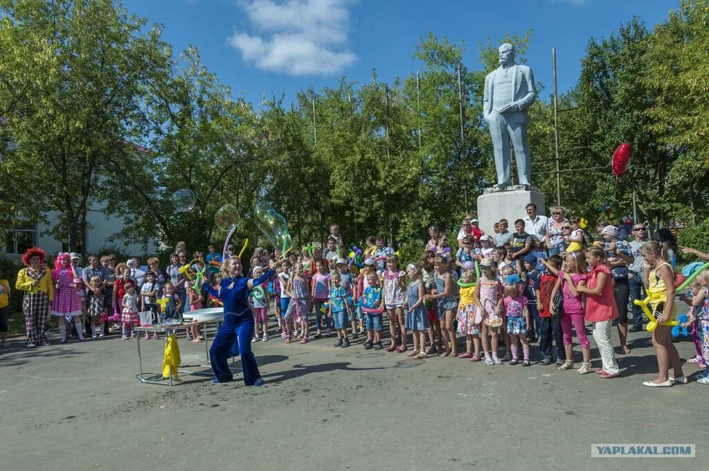 Погода поселок октябрьский район. Пос Октябрьский Пермский край. Октябрьский Пермский край парк. Пермский край поселок Октябрьский парк. Население п.Октябрьский Пермский край.