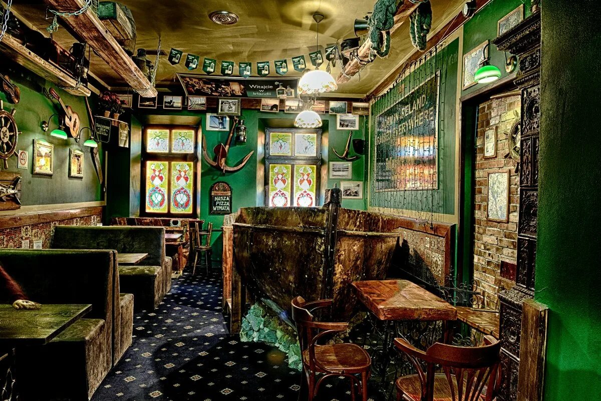 Ирландский паб нагатинская. Ириш паб. Ириш паб. Ирландский паб tap & barrel pub. Irish pub тверь.