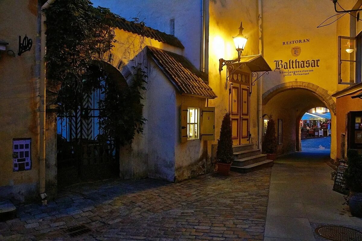 старый дворик ресторан москва. ресторан старый дворик зеленоград. гостиница старый дворик обушково в московской области. кафе старый двор ульяновск кузоватовская. ресторан старый двор зеленоград.