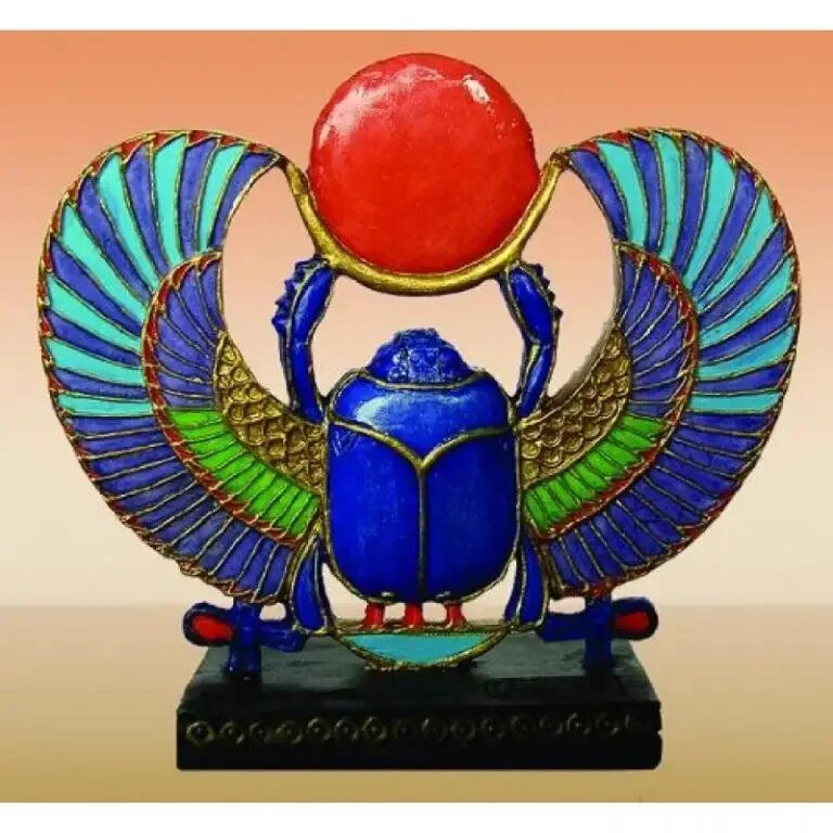 Жук из мифов египта. Жук скарабей в древнем египте. Жук из мифов египта. Жук скарабей символ египта. Пектораль древнего египта со скарабеем.