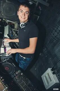 Dj began