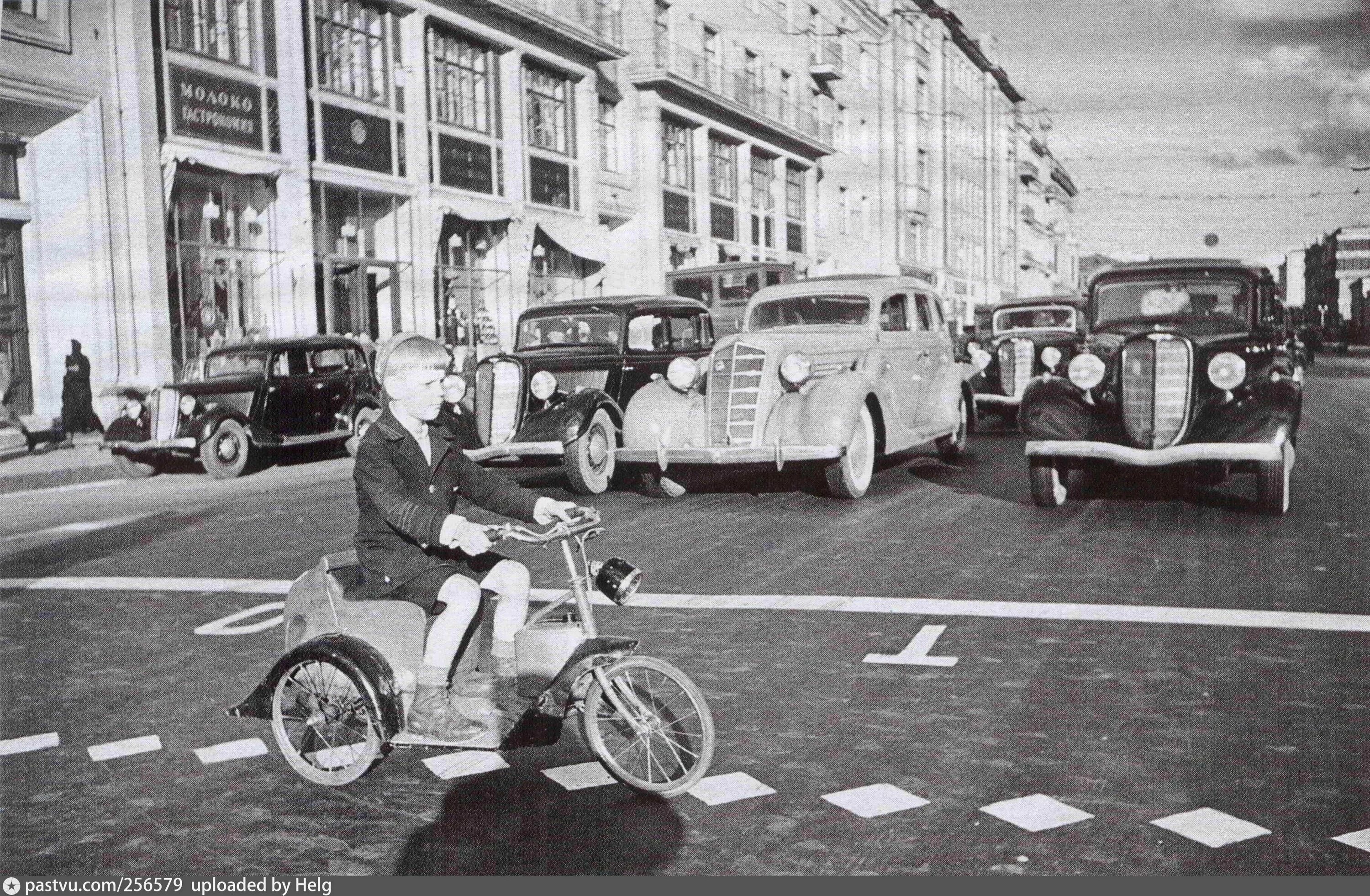 Фотографии 1930 года. Аркадий Самойлович Шайхет. Улица Горького в Москве в 1935 году. Аркадий Шайхет паровоз. Улица Горького 1930е.