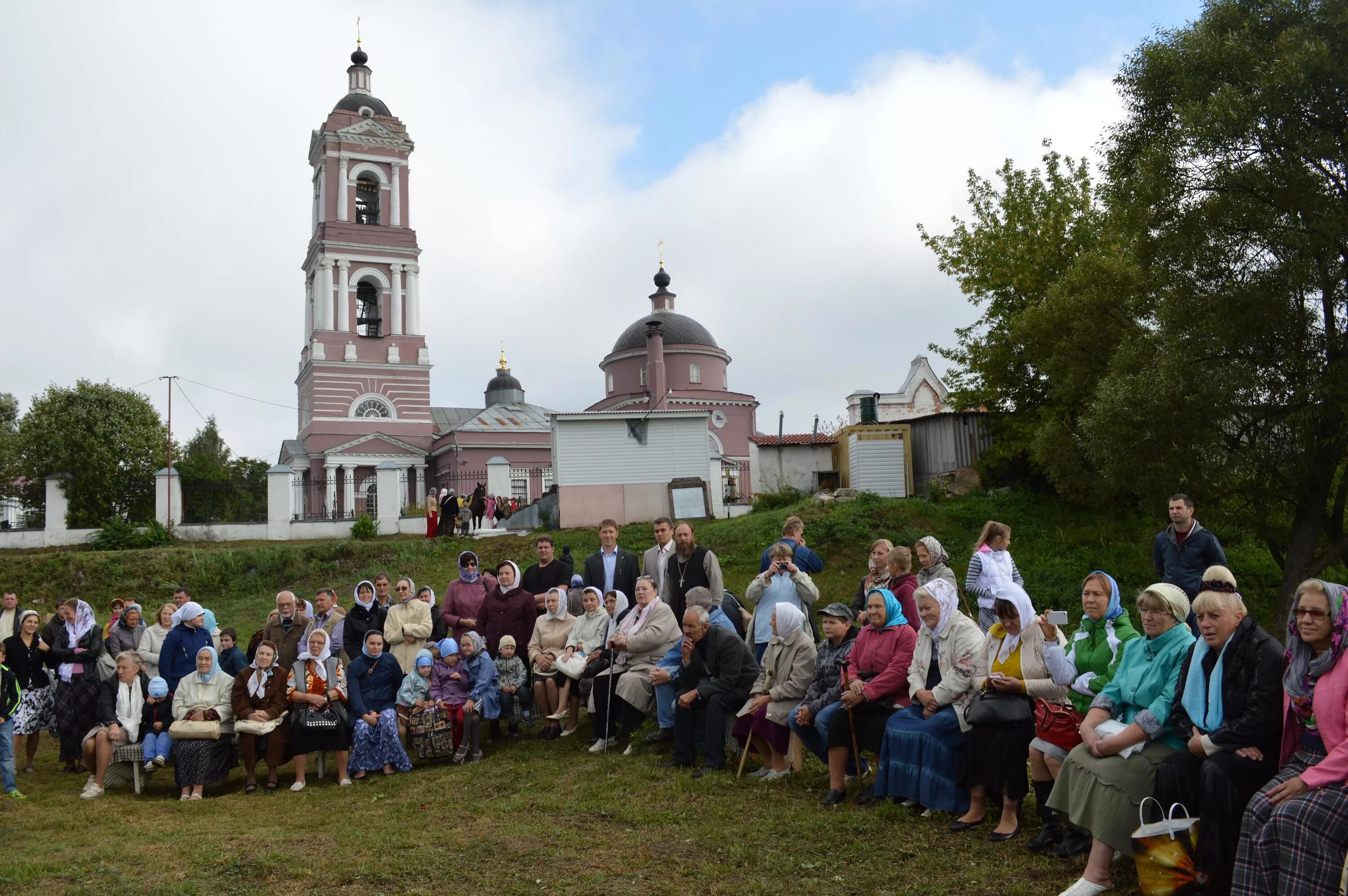 храмы ногинска расписание. расписание богослужений в храме тихвинской иконы божией матери. храмы ногинска расписание. богоявленский собор ногинск расписание богослужений. храмы ногинска расписание.
