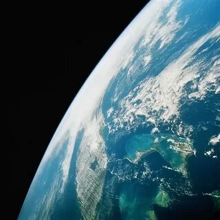 1 увидел нашу землю из космоса