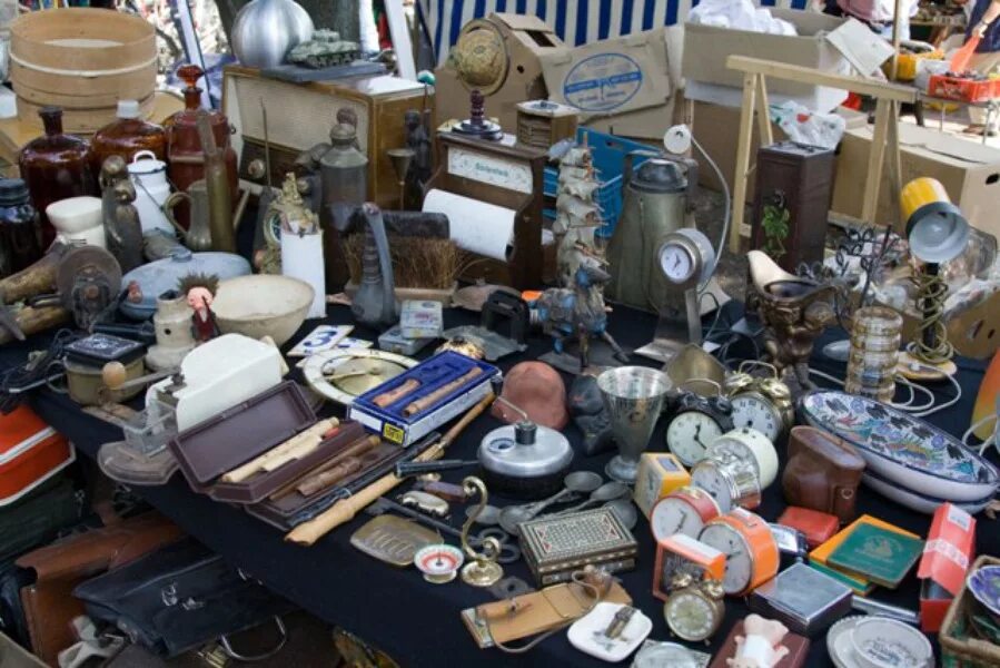 Старинные вещи блошиный рынок. Блошиный рынок в ногинске. Старинные вещи. Блошиный рынок в нижнем тагиле. Блошиный рынок вещи.