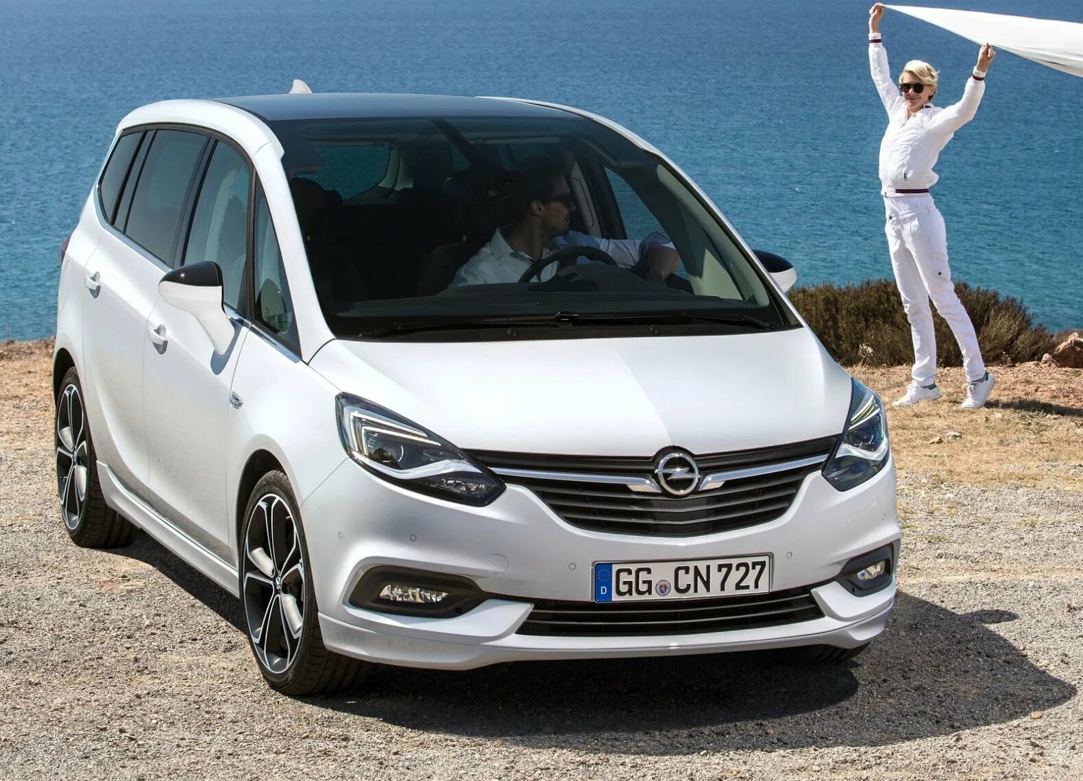 Opel zafira машина. Опель Зафира 2017. Опель Зафира 2022. Новый Опель Зафира 2022. Opel Zafira 2019.