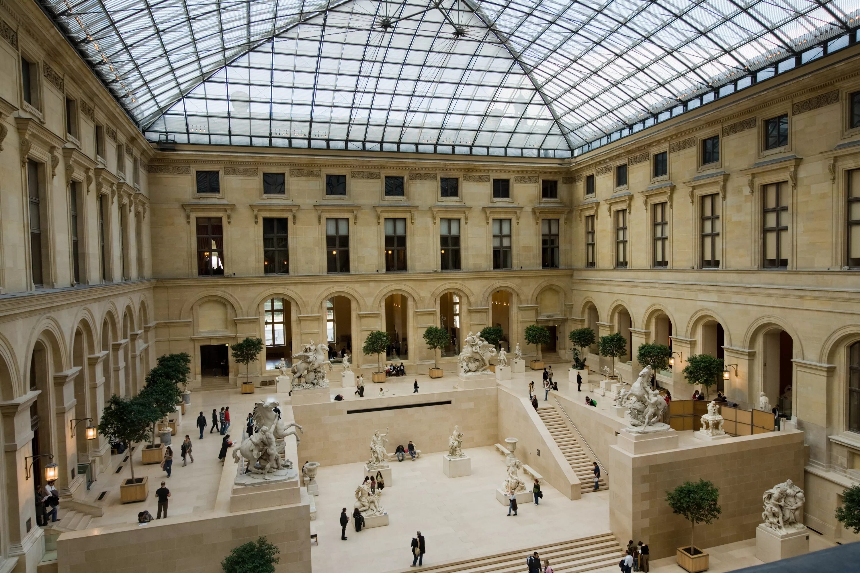 De louvre. Музеи. Лувр. Париж. Франция музей Лувр. Музей Лувр в Париже изнутри. Лувр Франция внутри.