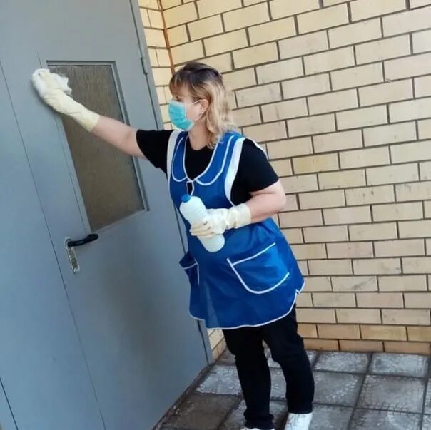 Уборка производственных помещений. Уборщица. Уборка в архиве. Уборщица в больнице. Уборщик магазина.