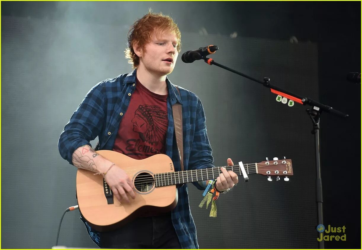 Гитара эда. Ed sheeran. гитара эда ширана. ed sheeran 2025. ed sheeran с гитарой.