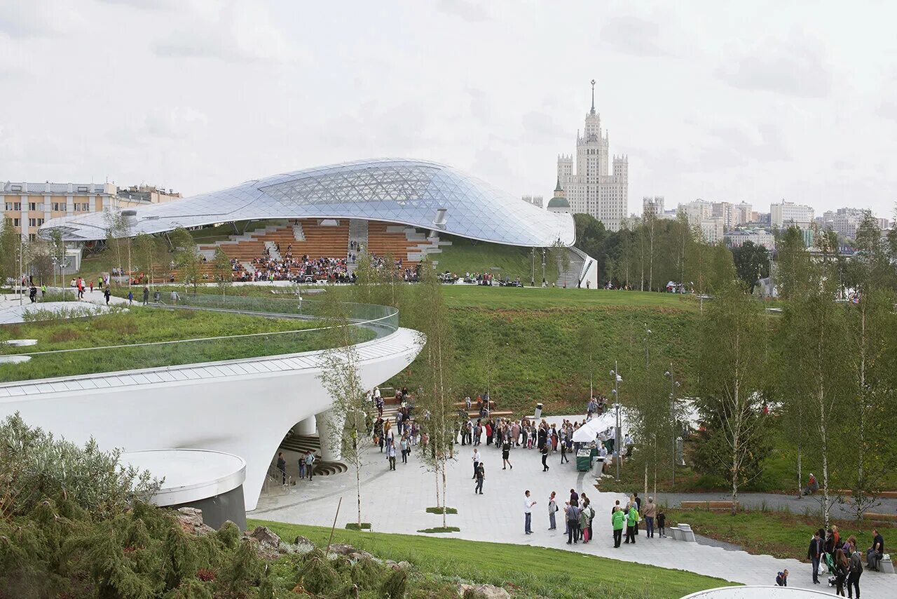 Парк зарядье 2023. Отели парк зарядье. Амфитеатр зарядье. Парк зарядье сейчас. Парк зарядье ландшафт.
