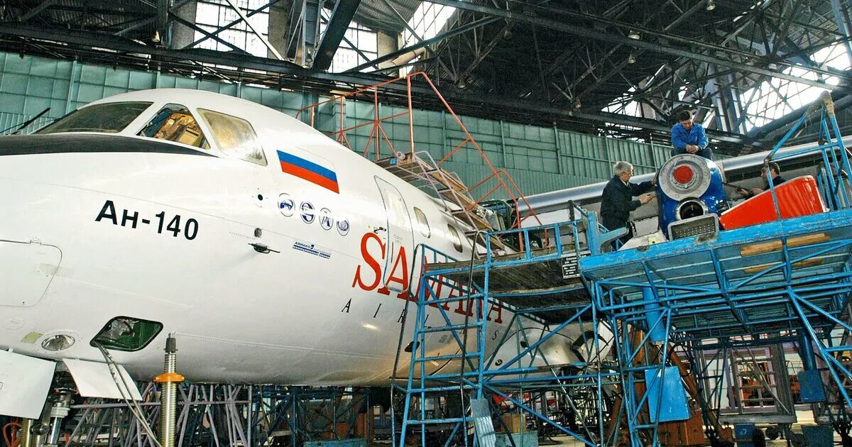 Самолет строится
