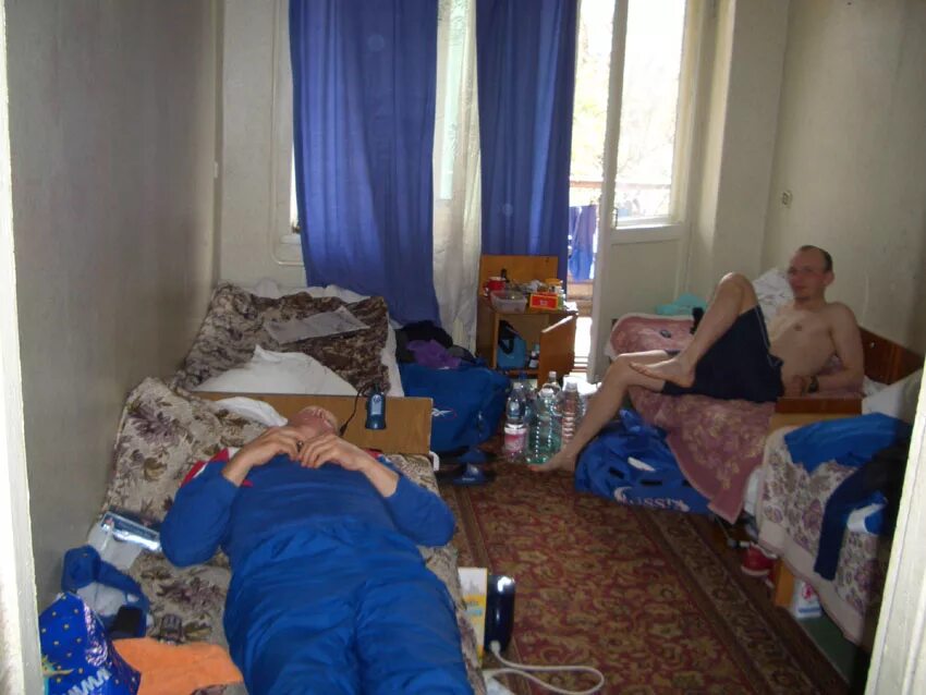 Ужасный гостиничный номер. Ужасная комната. Самый плохой номер. Плохой номер в отеле. Самый плохой номер.
