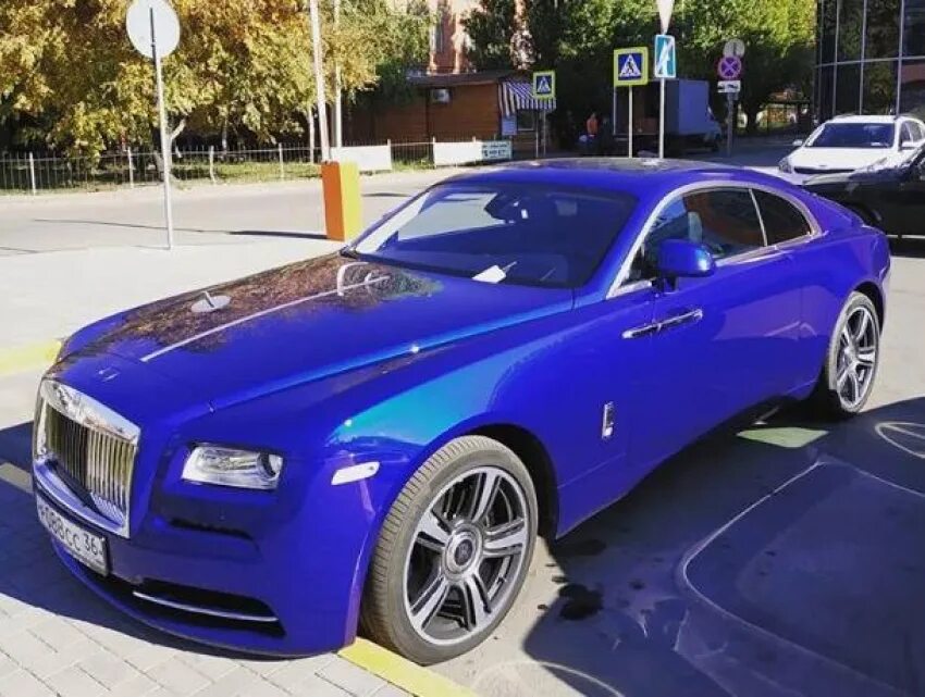 Rolls воронеж. Роллс Ройс Воронеж. Роллс Ройс Воронеж машина. Rolls Royce в Воронеже. Спорткары в Воронеже.